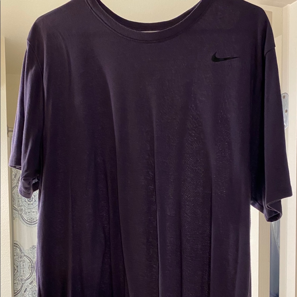 Nike Dri Fit Men’s Tshirt - Size XL - Plum